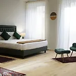 Diana\'S Luxury Guest House